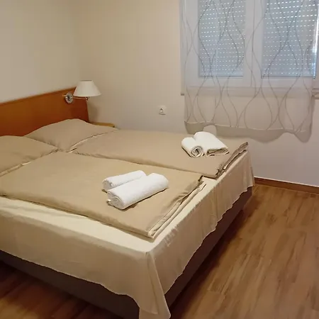 Aparthotel Liget Ueduelopark *