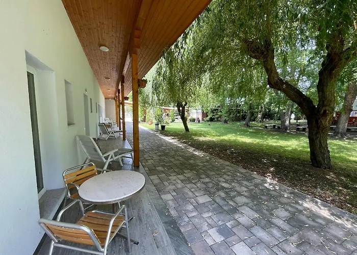Liget Ueduelopark Фоньод